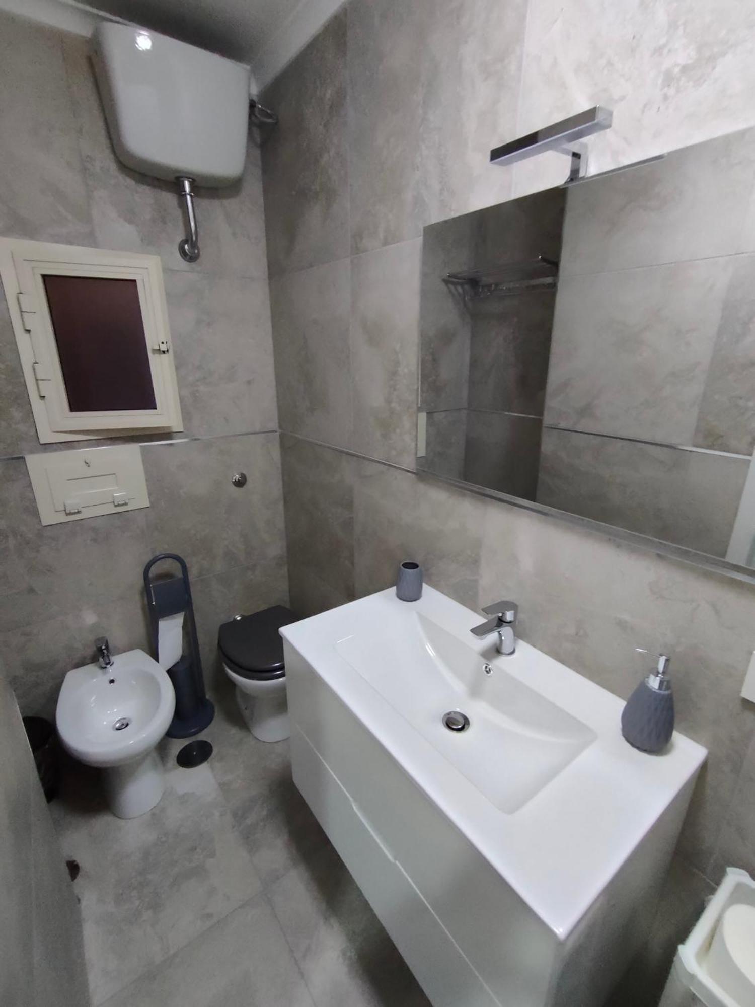 Mary House Napoli Centro Apartment Luaran gambar