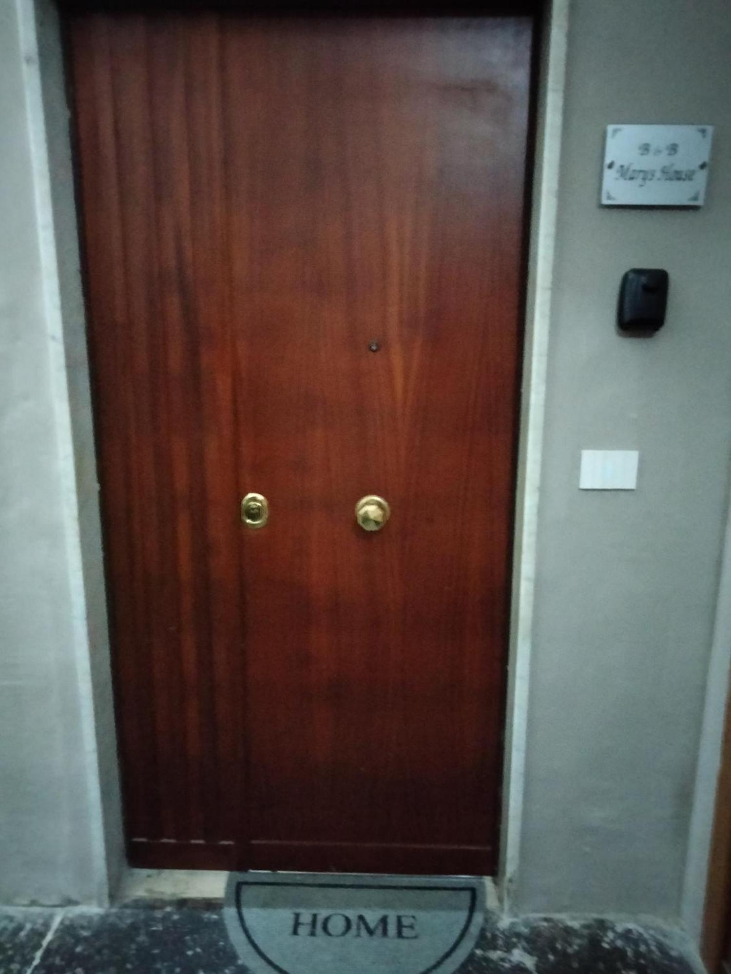Mary House Napoli Centro Apartment Luaran gambar