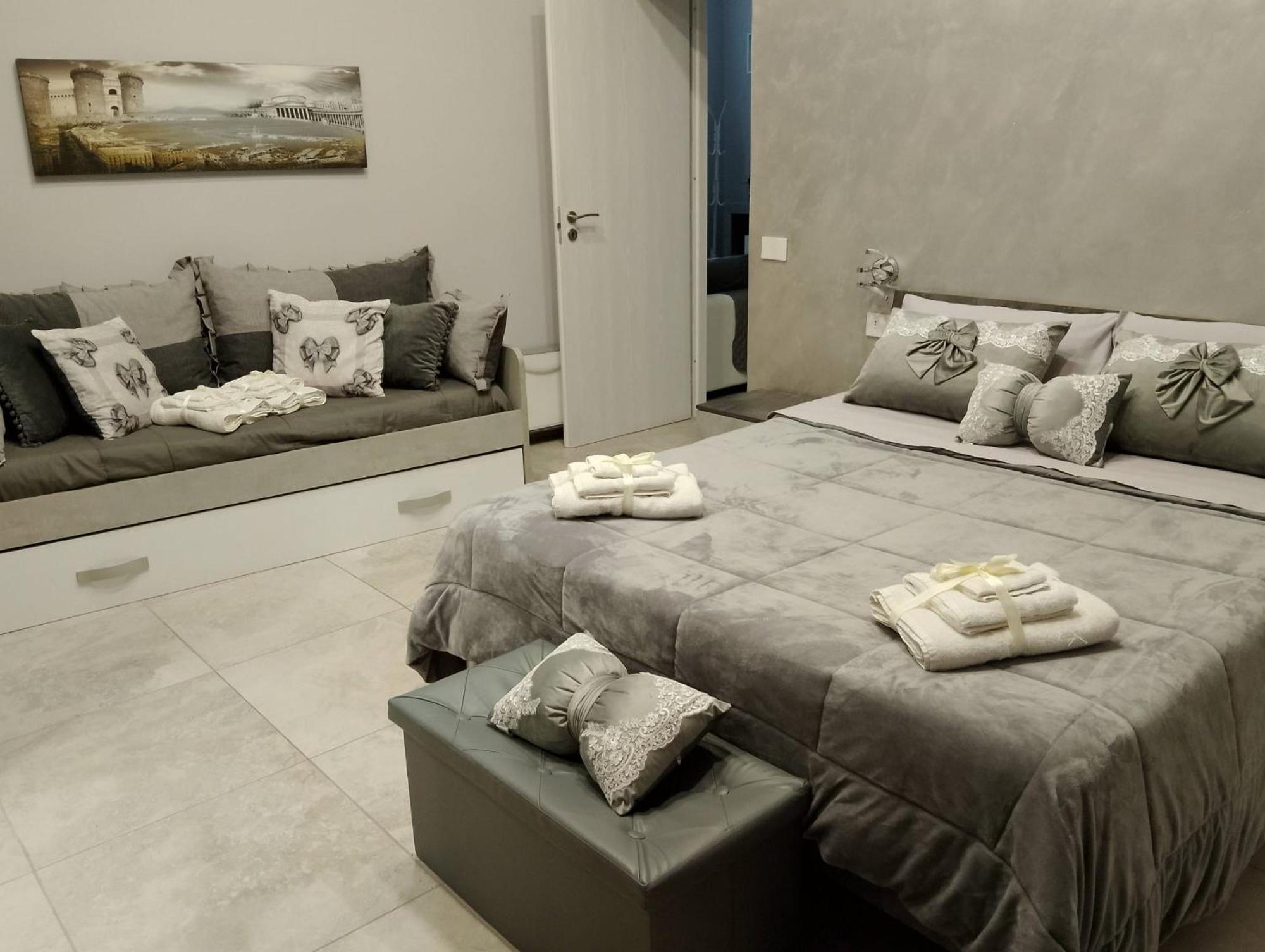 Mary House Napoli Centro Apartment Luaran gambar